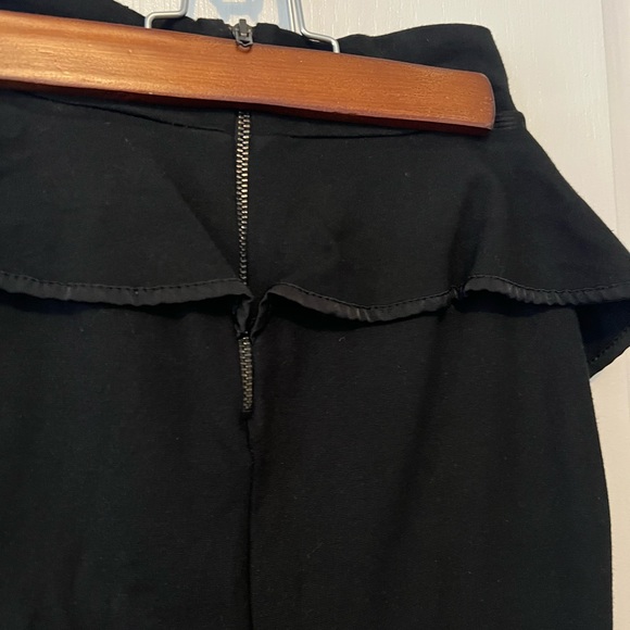 French connection black skirt with ruffles - Picture 3 of 4